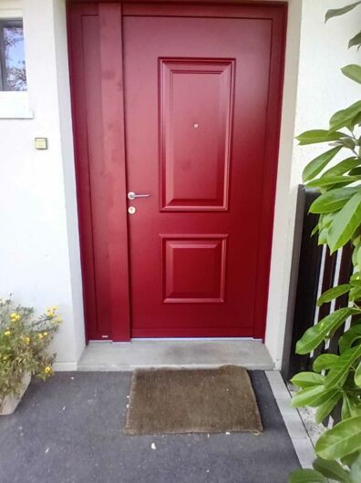 Installation de porte d'entrée Monalu et de porte de garage